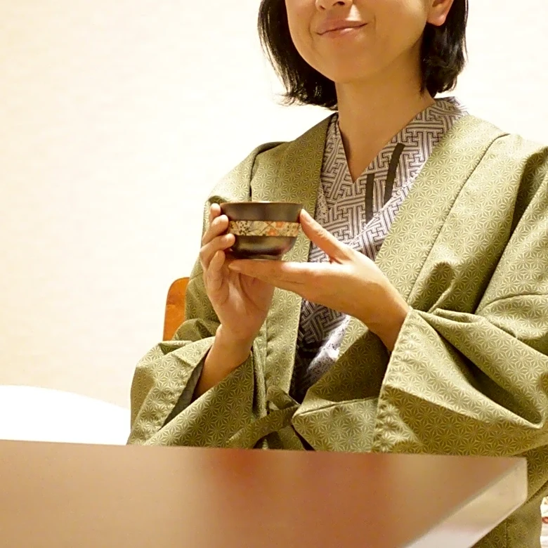 「無駄なお付き合い」を真っ先に見直して月2万円の支出減。54歳女性に聞く“旅行代”のやりくり