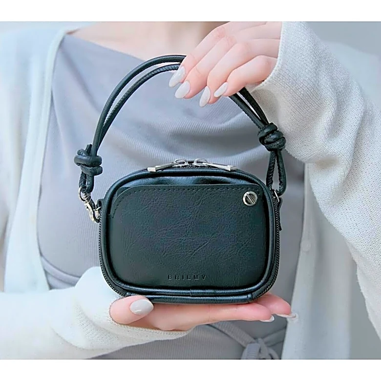 ガバッと開いて中身がひと目でわかる！ “ズボラ向け”コンパクトポーチが『BRILMY ミラー付きでササッとお直し！ズボラに優しいコンパクトポーチBOOK』の付録に