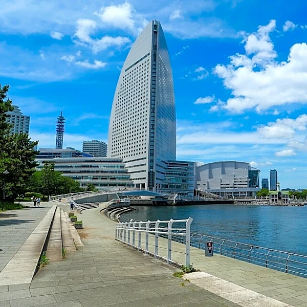 【横浜】海風と木陰に癒やされる「絶景ウォーターフロント遊歩道」3選！ 夏の早朝散歩にもおすすめ