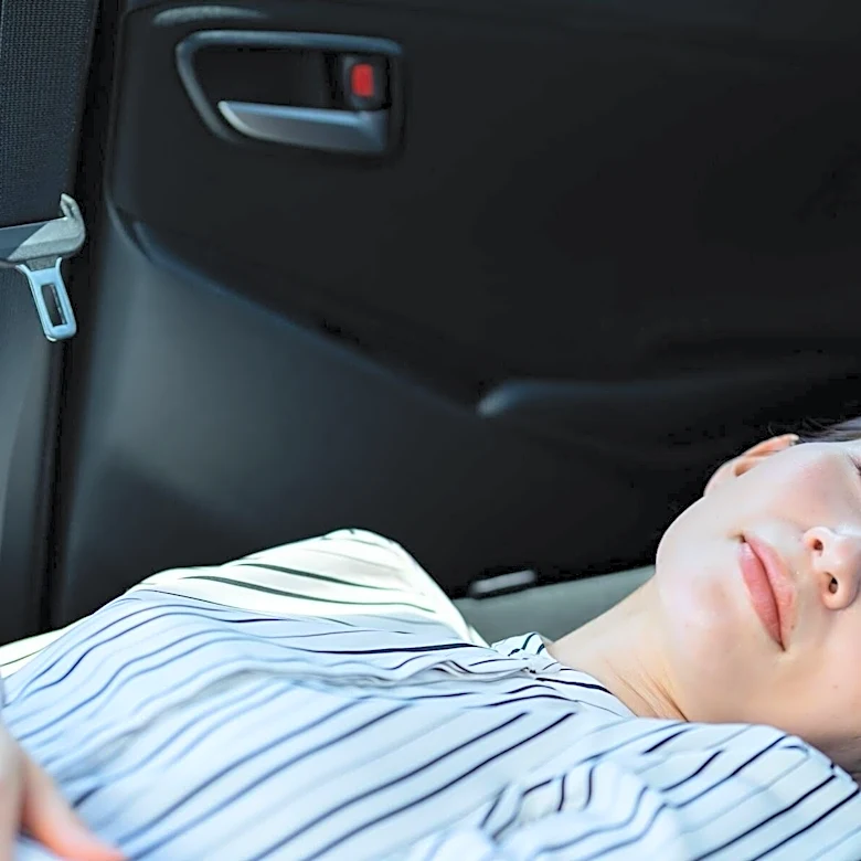 車中泊による搬送や災害関連死を防ぐために……「エコノミークラス症候群」の有効な予防法