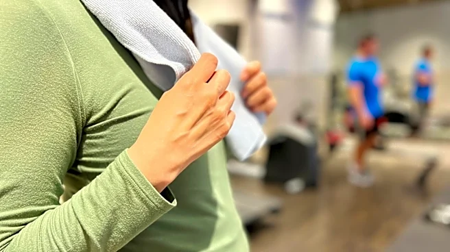 「エアコン完備で涼しい、スタッフも在籍していて安心」安い公営ジムでリフレッシュする60歳女性の休日
