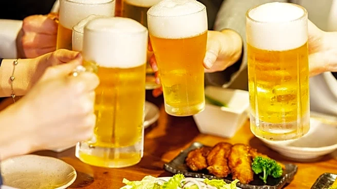 家なら数百円のビール、飲み会で倍払うのはムダ?「損しない人」がやっている“良い散財”の基準
