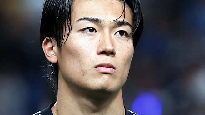 「俳優さんみたい…!」中村敬斗の警察官姿にSNSくぎづけ「爽やかすぎ」「まぶしいくらいにカッコイーッ」