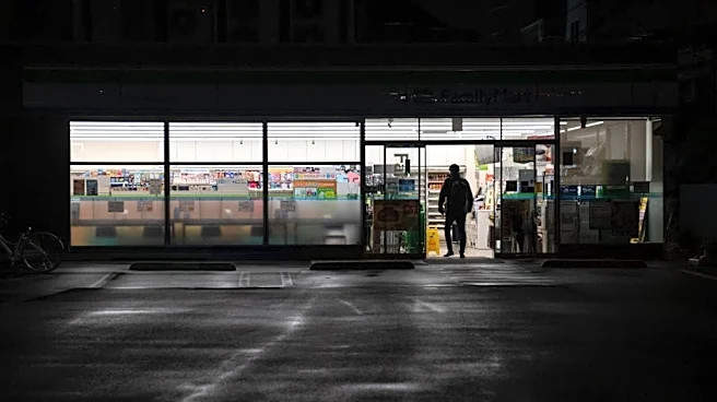 夜のコンビニに侵入したのは…“珍客”。防犯カメラが捉えた姿に店員もびっくり「アニメのワンシーンみたい」(海外)