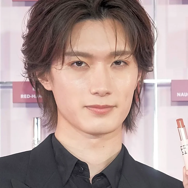 「双子の兄弟いたっけ！？」M!LK山中柔太朗と人気俳優の姿に驚きの声「似すぎてて影分身したのかと…」「声も似てる」