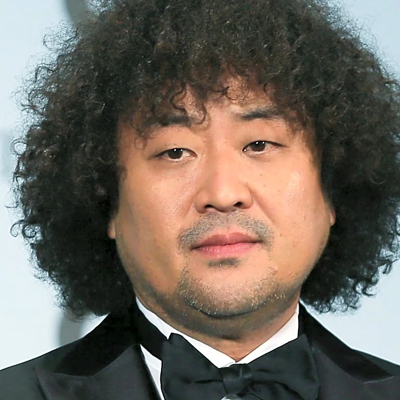 葉加瀬太郎、27歳娘との2ショットを披露→「お母様そっくり」「まゆこさんに似て本当に可愛い」と大反響