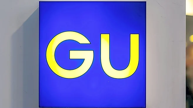 1990円→990円で迷わず買った！40代が惚れた「GUの高見えシャツ」着るだけでおしゃれだし、体型カバーもできる優れもの！《着用レビュー》