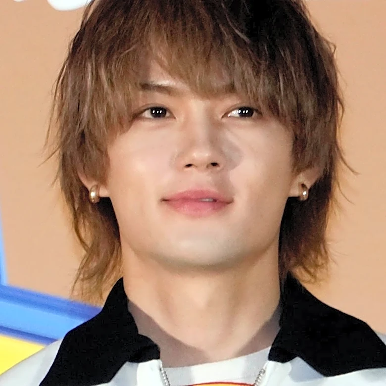 「真顔すぎません？」佐野勇斗の“テンション低め”なダンス姿が話題に「このダルさ…」「不機嫌そ〜」出演ドラマ公式SNSが公開