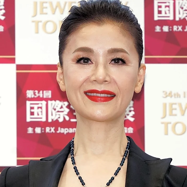 大地真央「19回目の結婚記念日」夫が豪華すぎるサプライズ→「羨ましい！」「スケールが違います」「なんてステキな演出」ファン驚き