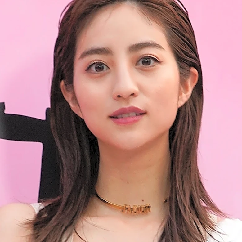堀田茜、メイクで“激変”した姿に「わからなかった、茜ちゃんだって！」「いつもと違う」「お、お強い…」と反響