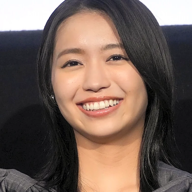 大原優乃の近影に「妊婦さんなのかと…」「ビックリ」「母性が溢れてる」と反響