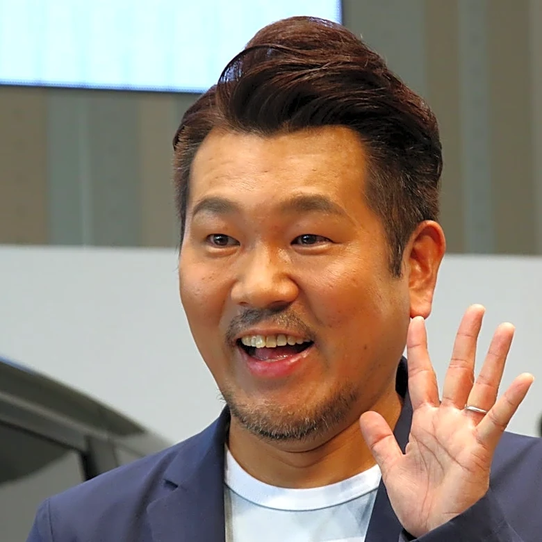 フジモン、2人の娘との3ショットを披露→「ユッキーナかと…」「ママに骨格まで似てる」と大反響