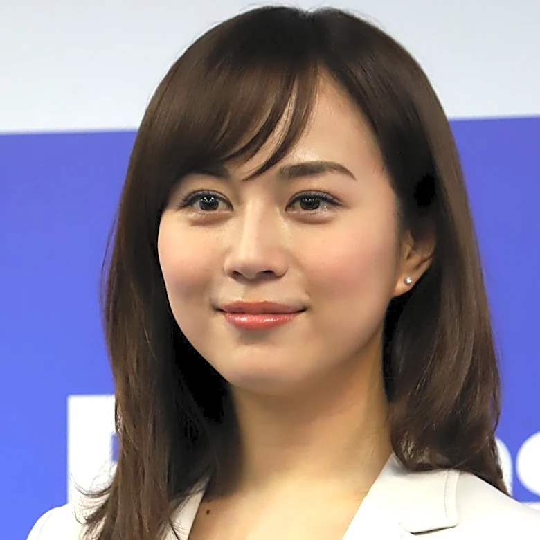 比嘉愛未、現場に豪華な弁当を差し入れ→自分で食べる姿に「初めて見た」「また違う比嘉ちゃん」ギャップが話題に