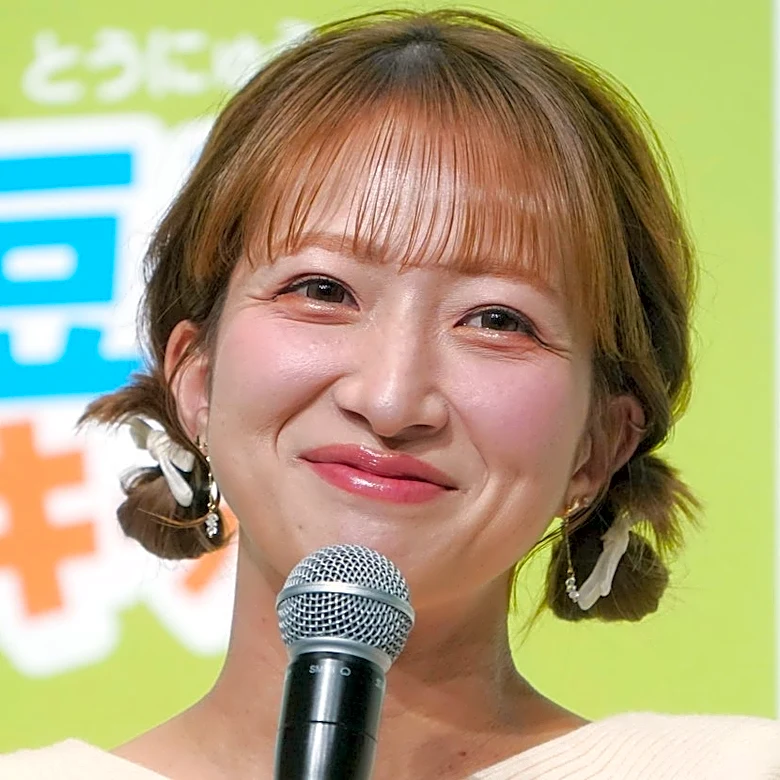 「絶対に迷わず買う」辻希美が、業務スーパーでリピ買いする『大容量スイーツ』257円とコスパも抜群なんです！《実食レビュー》