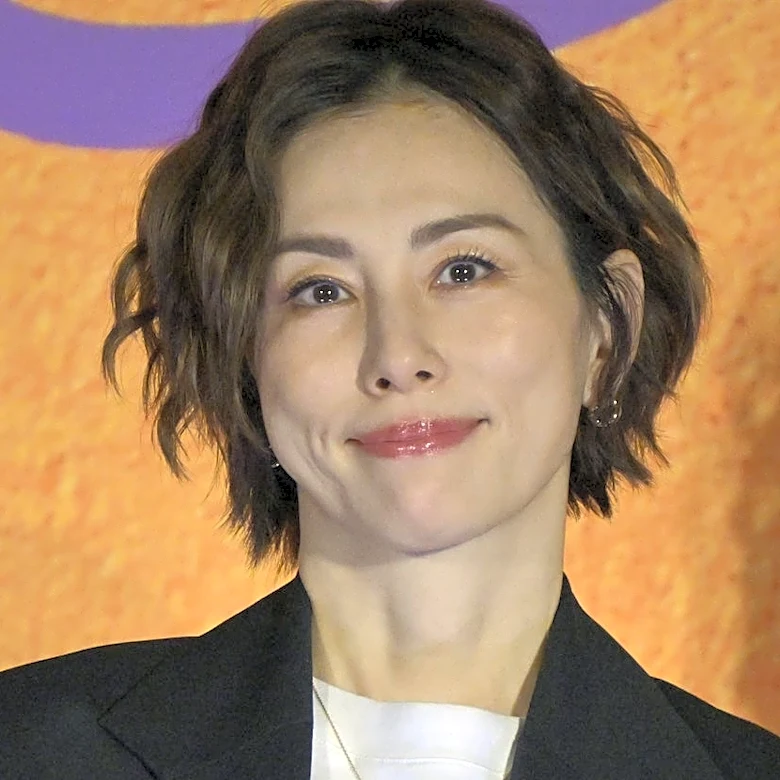 米倉涼子、バレエ練習姿を披露→「思わず魅入って…」「きれいなパッセ」「ルルベが高い」と大反響