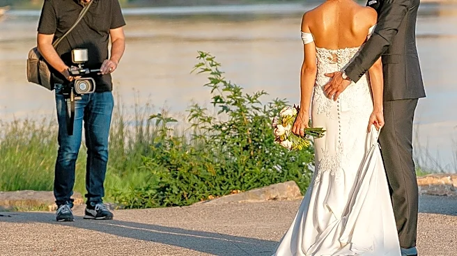 結婚式ムービーに「清掃員」が紛れこんだと思ったら……まさかのスター選手! ⇒新婦「興奮しました」(海外)