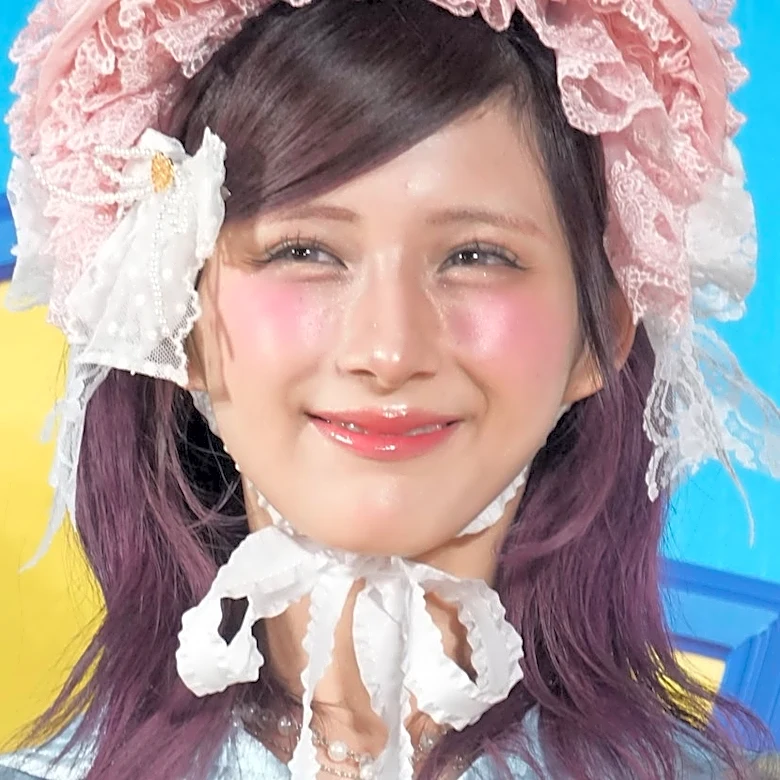 「初めて見た」しなこ、激変ぶりにSNSざわつく「顔が…」「嘘だろ」「子ども泣きました」