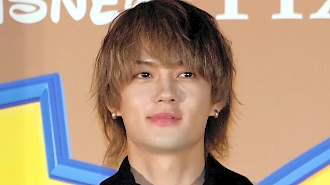 佐野勇斗、新曲MVの衣装姿を公開→まさかの首元に「びっくり」「ビビりました」「平気なんですか」とSNSざわつく
