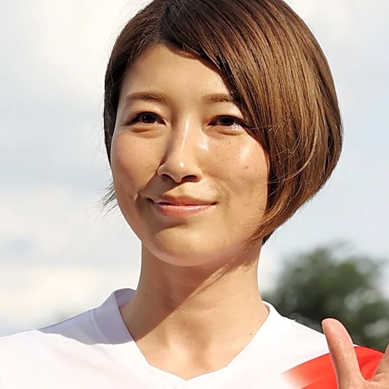 「別人です」「誰かと…」狩野舞子の“激変”ショットに「こんなにも変われるものなの！？」と驚きの声