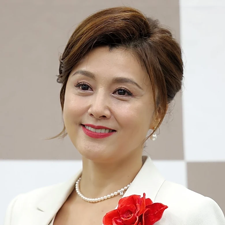 「無惨様かと…」藤原紀香の“真っ白髪”姿にSNS騒然「すごい」「言葉が出ない」