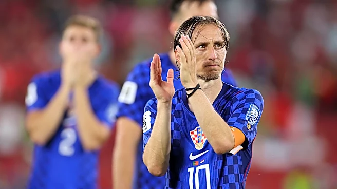 ルカ・モドリッチがACミランとの契約を延長し、クロアチア代表からの引退を決意した。