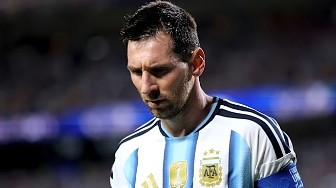 「考え方を改めるべきだ」――2026年決勝敗退を受け、アルゼンチン代表監督がリオネル・メッシとエミ・マルティネスの代表引退説に言及。