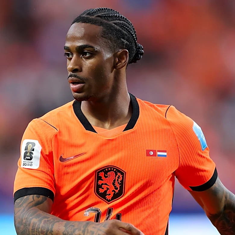 クリセンシオ・サマービルは、サウジ・プロリーグ強豪クラブへの「ジェットコースターのような」移籍を完了し、「大きな野心」を語った。