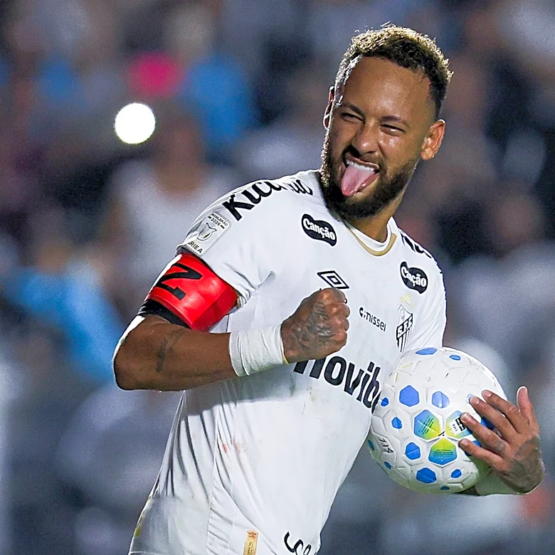【動画】ネイマールがサントスで2得点。怪我に悩んだW杯を経て、ブラジルの星が復活。カードで遊ぶセレブレーションで批判者にメッセージ。