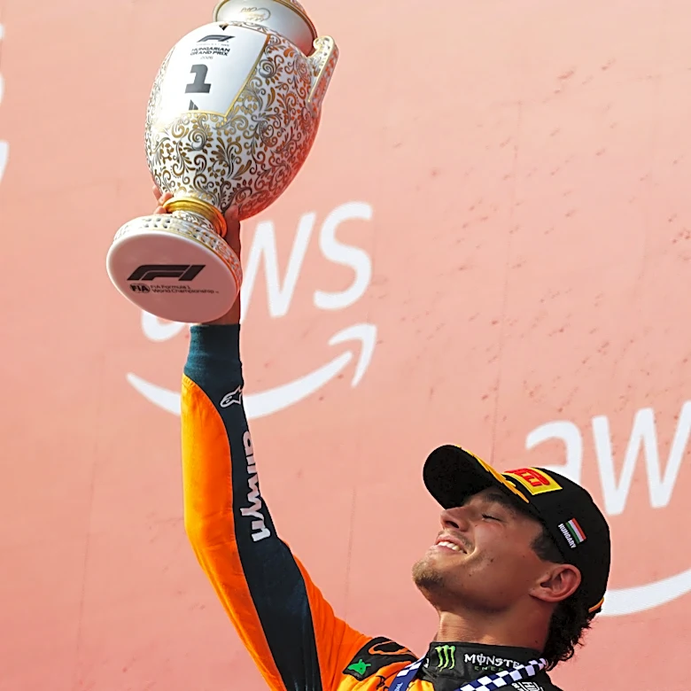 猛暑の激闘で今季初勝利！ 世界王者ランド・ノリスがハンガリーGPを制す