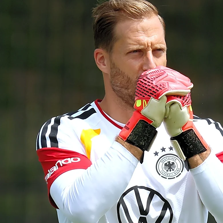 試合終了直後のユニフォーム変更：オリヴァー・バウマンがW杯でのFIFAの狂気を語る