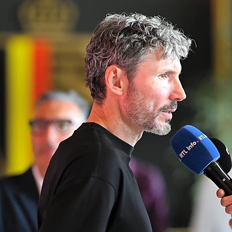 マルク・ファン・ボメル、ベルギー代表監督就任会見での質問への回答を拒否「私の仕事ではない」