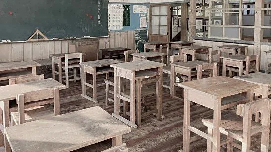 修学旅行を目前に控えたある日、「行かせてあげられない」と母 家は貧しく、私は納得したけれど...(北海道・70代以上女性)