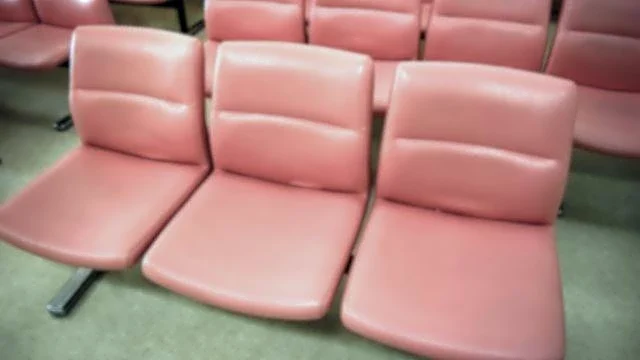 通勤途中の体調不良で病院にいた私。診察の順番を待ってたら、待合室の老人たちが(千葉県・50代男性)