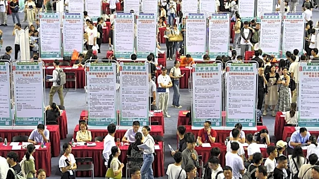 中国の若年失業率、6月は1年ぶり低水準の14.9%