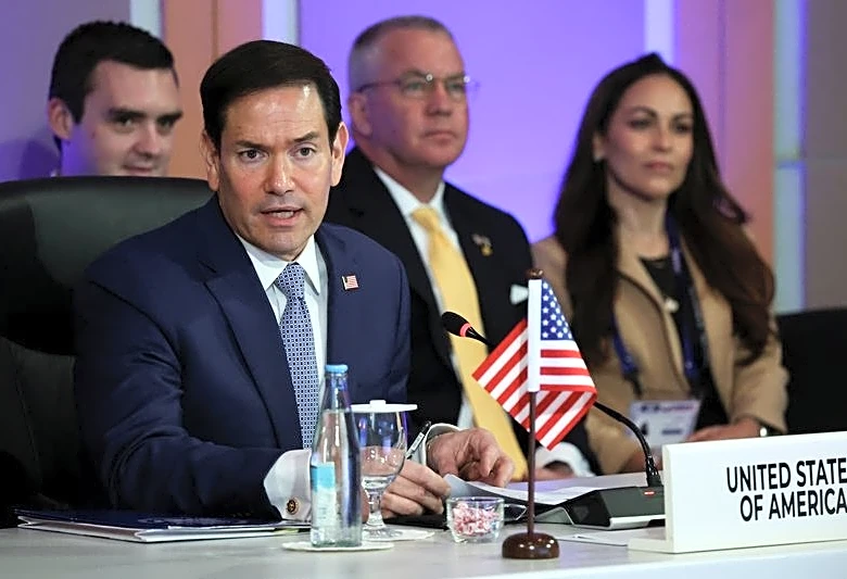 米国務長官、対イラン交渉に依然前向き　海峡支配容認せずと強調