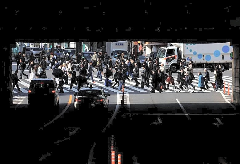中東情勢で価格転嫁が加速、ＧＤＰギャップ下押し可能性も＝経済財政白書
