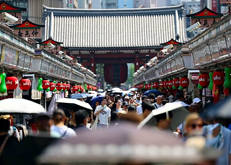 景気判断「緩やかに回復」維持、中東情勢引き続き注視＝7月月例報告