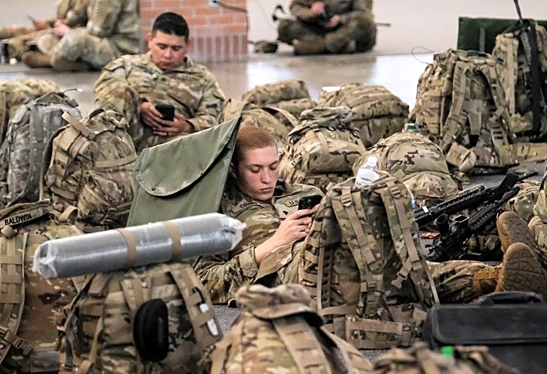 EXCLUSIVE-中東駐留米兵の一部、携帯電話禁止も　対イラン作戦の保全強化で＝関係筋