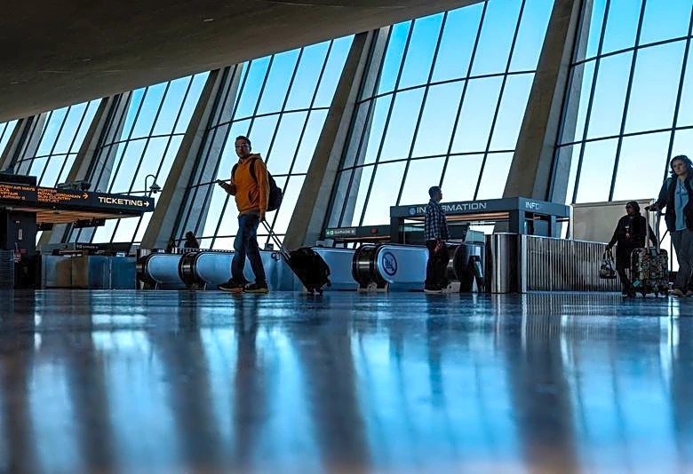米政権、首都近郊ダレス空港改修計画発表へ　220億ドル規模＝関係筋