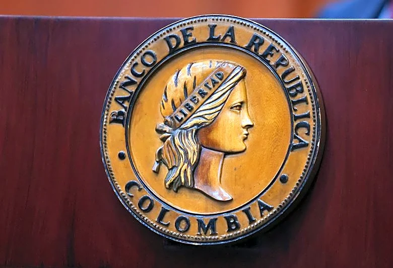 コロンビア中銀、政策金利12％に据え置き　外貨準備40億ドル増強へ