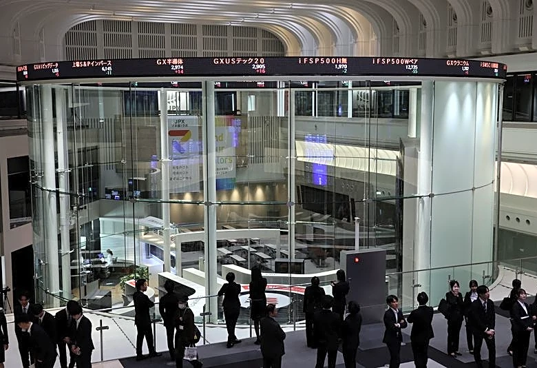 日経平均は反落、円高警戒で売り優勢　後半下げ渋る