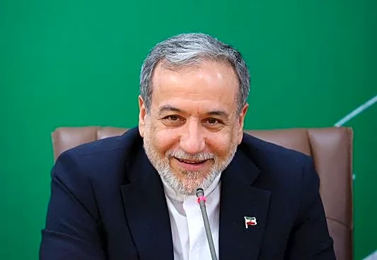 イラン外相、オマーンと合意近いと表明 海峡再開は米の対応次第と指摘