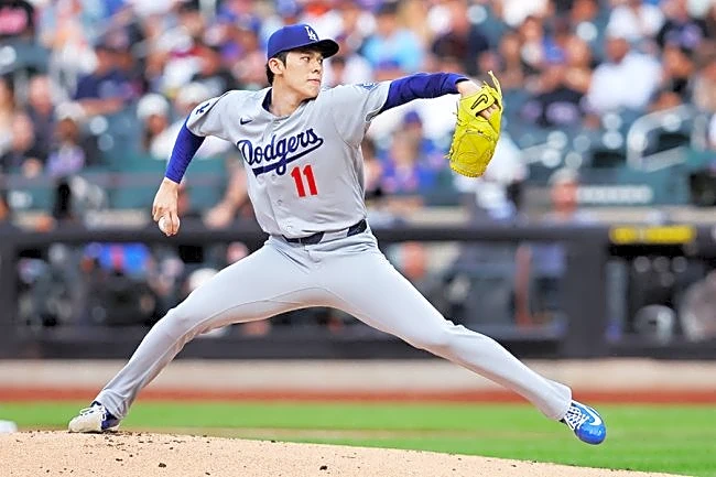 佐々木朗希、大谷翔平が選んだ1枚に集まる賛辞「マジで神がかってた」　必死の表情が「最高」