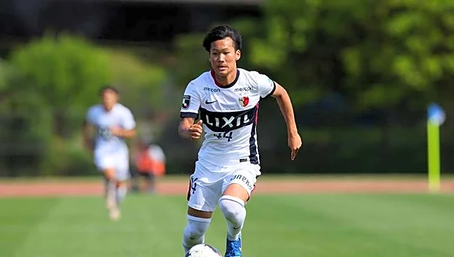 「世界に見つかってしまう…」リバプール相手に衝撃ゴール決めた日本の15歳が話題「これは天才」