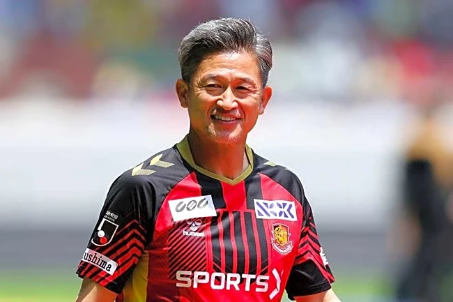 「敵チームなのに…」59歳三浦知良、移籍後初ゴールに隠された粋な祝福が話題「こういうのが良い」