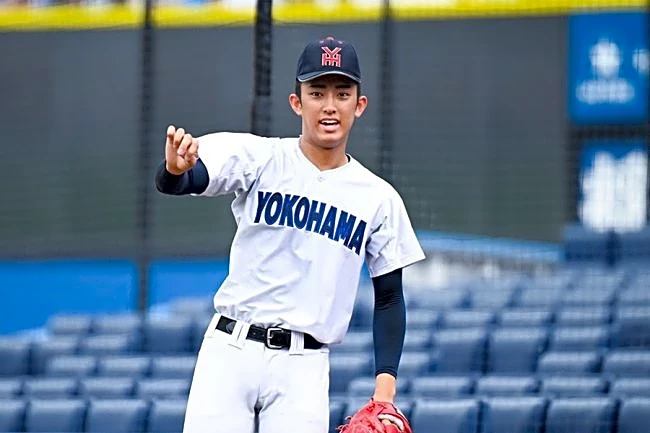 横浜・織田翔希がいきなり155キロ！　決勝・桐光学園戦で球場どよめき…初回から150キロ台連発