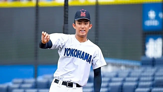 横浜・織田翔希がいきなり155キロ! 決勝・桐光学園戦で球場どよめき…初回から150キロ台連発