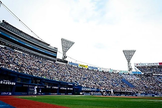 「人凄くて笑う」「プロ野球並み」　甲子園懸けた神奈川決勝スタンドに衝撃「ウィング席まで…」