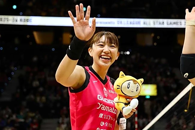 「アップでも可愛いって…」女子バレー24歳が突然の発表　「東京都六本木にて」ファン驚きの一報
