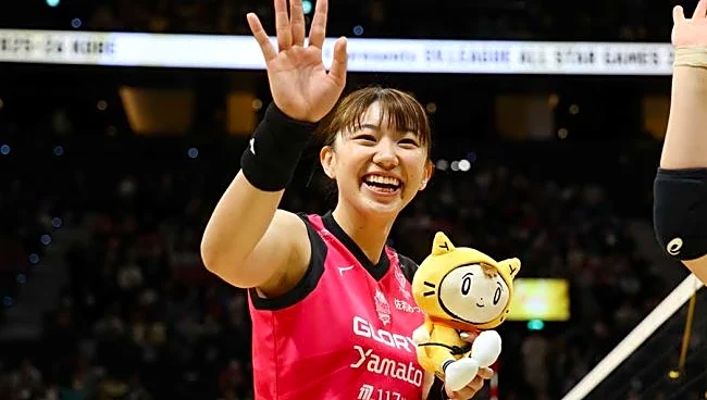 「アップでも可愛いって…」女子バレー24歳が突然の発表 「東京都六本木にて」ファン驚きの一報